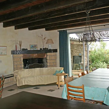 Alojamento de Acomodação e Pequeno-almoço Mas Des Tours D'hôtes 3*